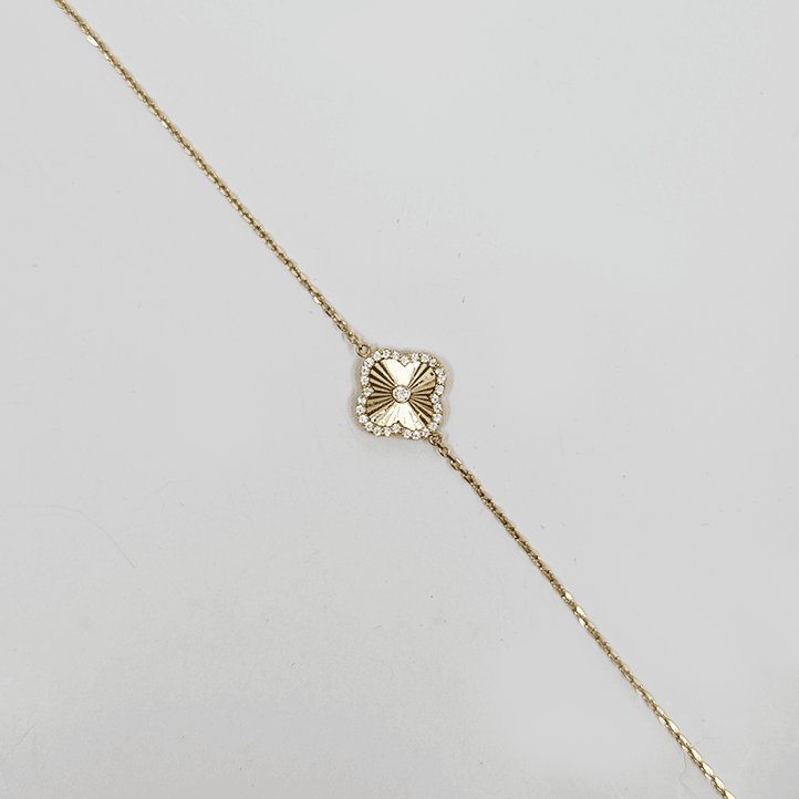 Single Clover with Halo 14k Yellow Gold Bracelet