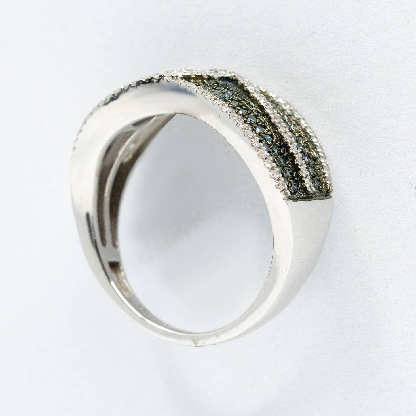 14k White Gold Ring with Blue & White Diamond